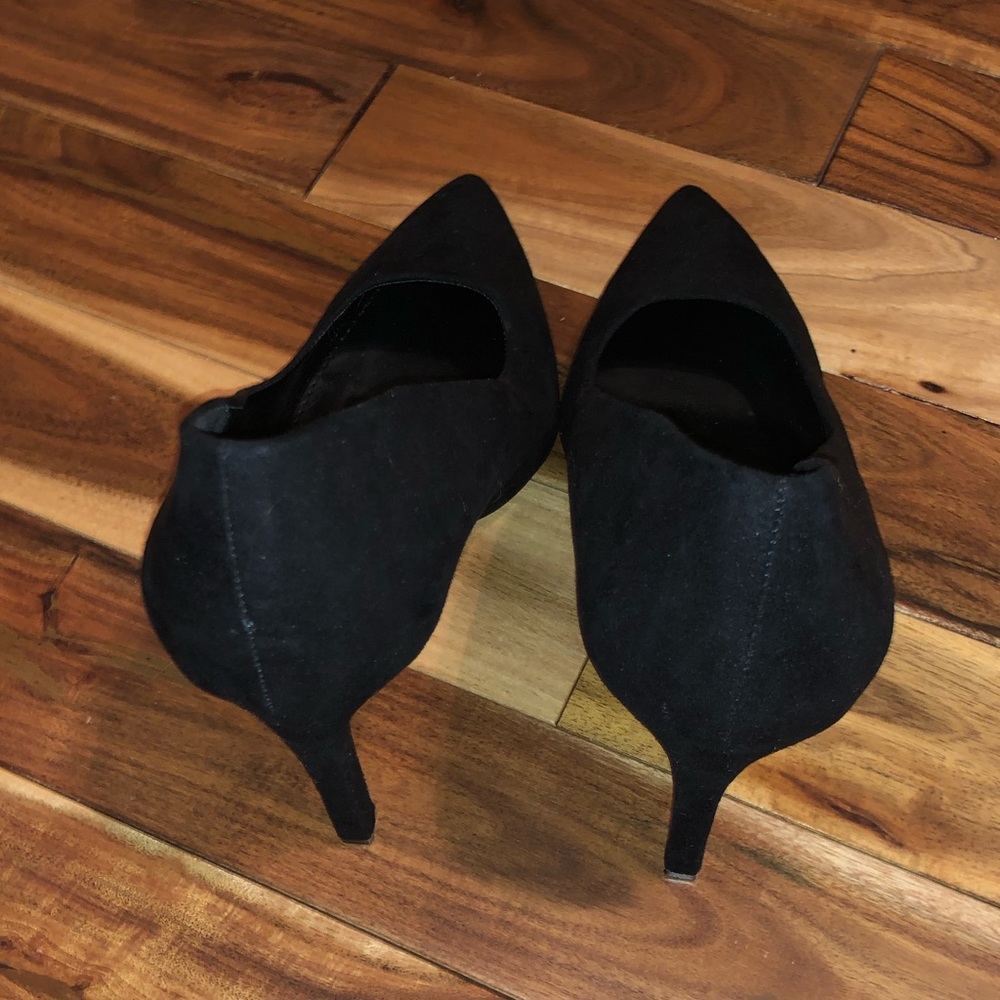 Your basic black heels - Picture 2 of 3